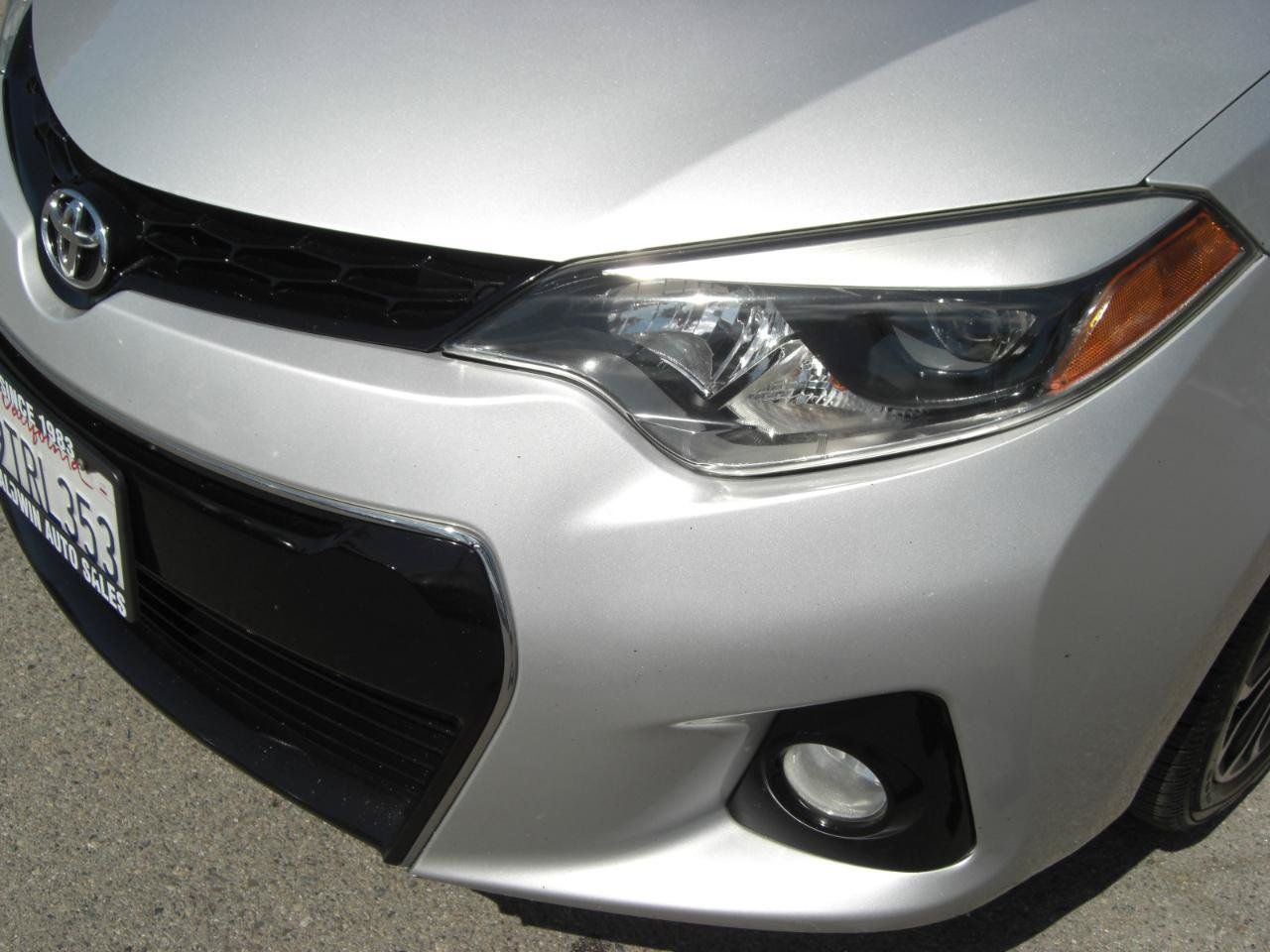 Used 2015 Toyota Corolla S FWD image 18