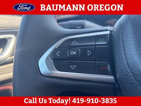 Used 2025 Jeep Compass Trailhawk AWD/4WD image 17