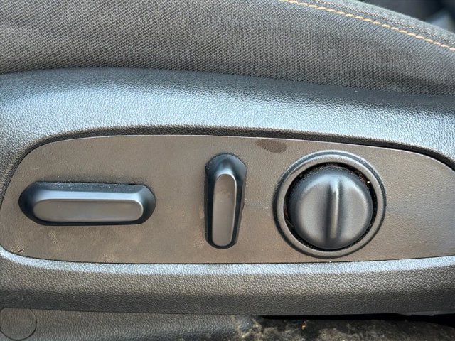 Used 2021 Chevrolet Equinox LT w/ LPO, Floor Liner Package FWD image 20