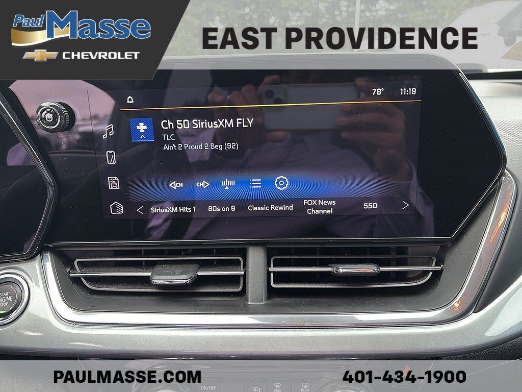 Certified 2024 Chevrolet Trax LT w/ LT Convenience Package FWD image 11