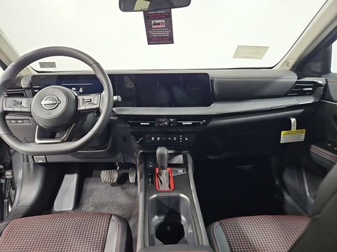 New 2026 Nissan Kicks SR w/ SR Premium Package AWD/4WD image 17