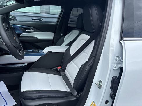 New 2026 Chevrolet Equinox EV LT image 14