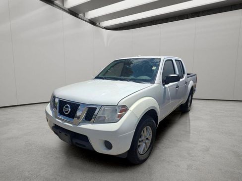 Used 2016 Nissan Frontier SV RWD image 1