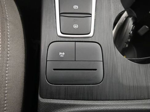 Used 2022 Ford Escape SE w/ SE Sport Appearance Package FWD image 16