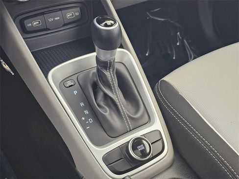 Certified 2022 Hyundai Venue SEL w/ Cargo Package image 33