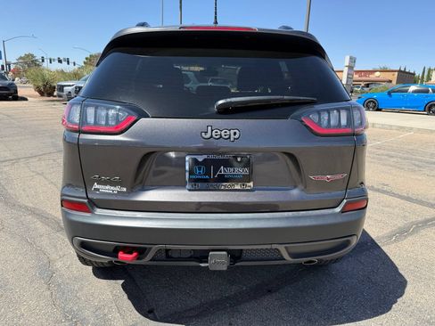 Used 2022 Jeep Cherokee Trailhawk w/ Comfort/Convenience Group AWD/4WD image 7