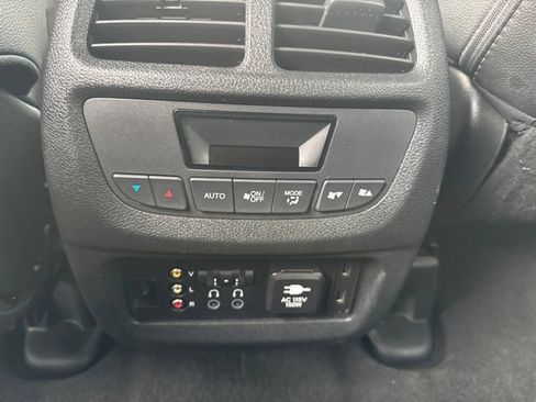 Used 2017 Honda Pilot Touring image 16
