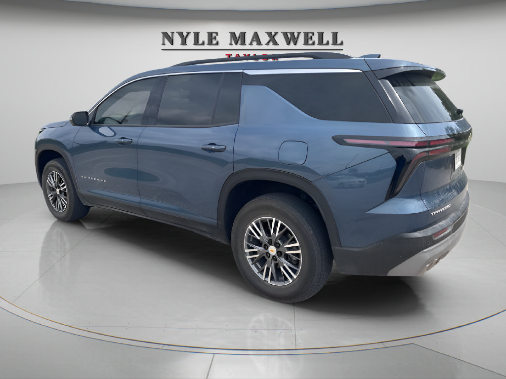 Used 2025 Chevrolet Traverse LT w/ Driver Confidence Package FWD image 5