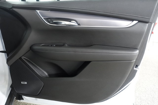 Used 2024 Cadillac XT6 Luxury w/ LPO, Floor Liner Package AWD/4WD image 28