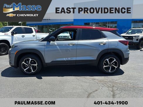 Used 2023 Chevrolet TrailBlazer RS w/ Sun and Liftgate Package AWD/4WD image 4