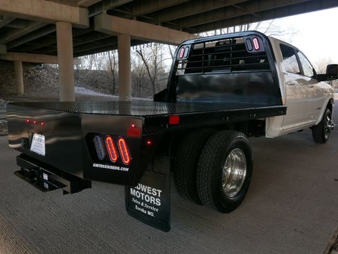 Used 2026 RAM 3500 Big Horn w/ Laramie Trim Package image 32