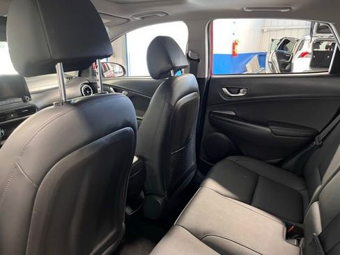 Used 2022 Hyundai Kona Limited image 17