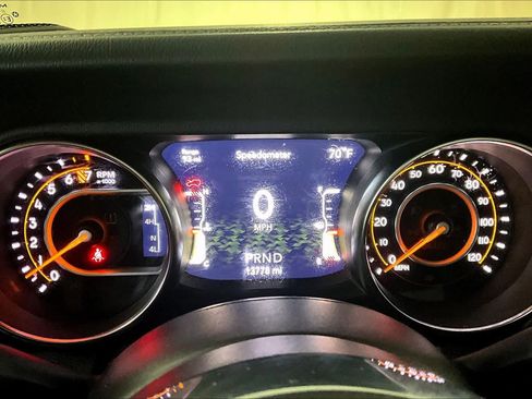 Used 2021 Jeep Wrangler Unlimited Sahara AWD/4WD image 24