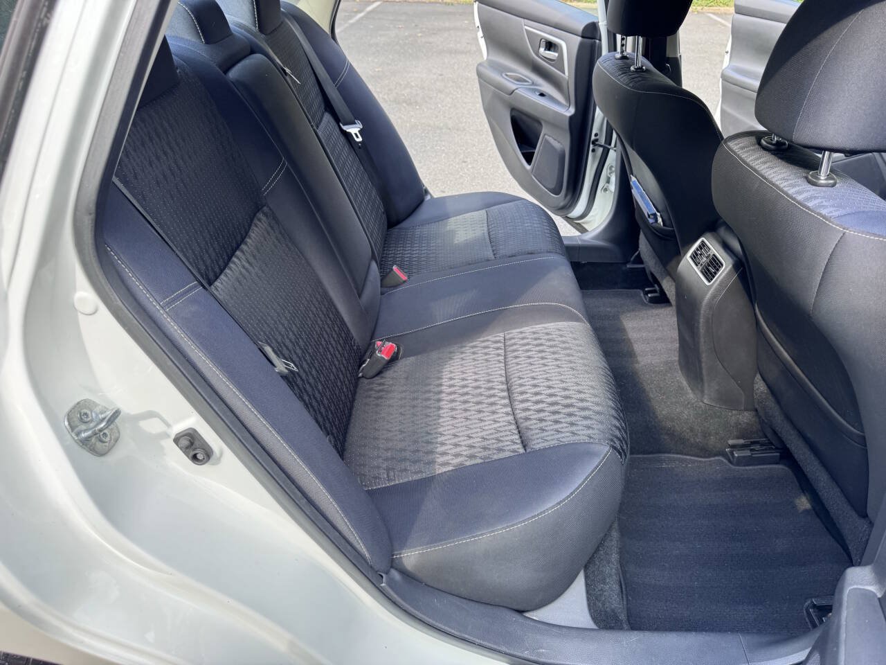 Used 2016 Nissan Altima 2.5 SV w/ Convenience Package FWD image 18