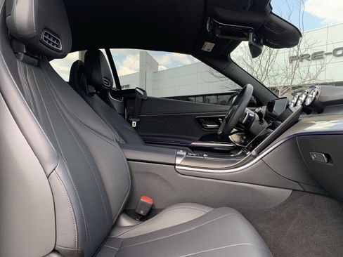 Used 2025 Mercedes-Benz CLE 300 4MATIC Cabriolet image 32