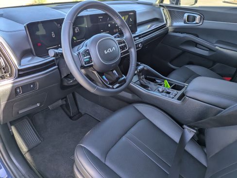 Certified 2025 Kia Sorento S w/ Panoramic Sunroof Package image 25