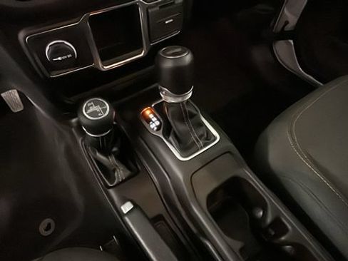 Used 2024 Jeep Wrangler Sport AWD/4WD image 20