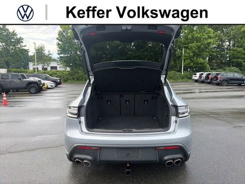Used 2022 Porsche Macan S AWD/4WD image 41