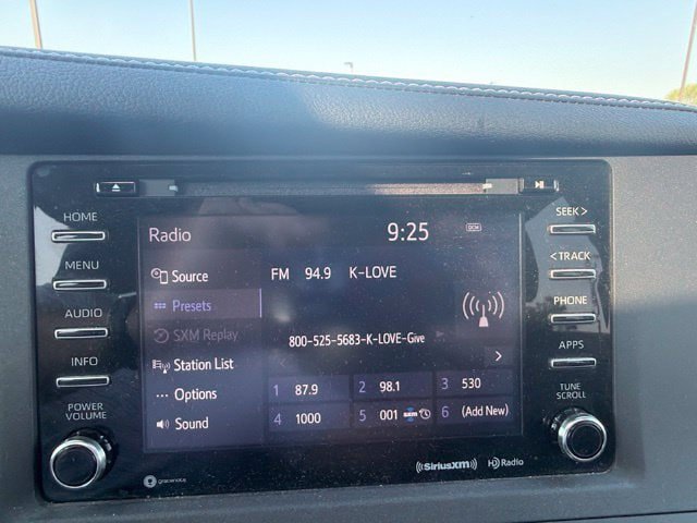 Used 2018 Toyota Sienna SE FWD image 11