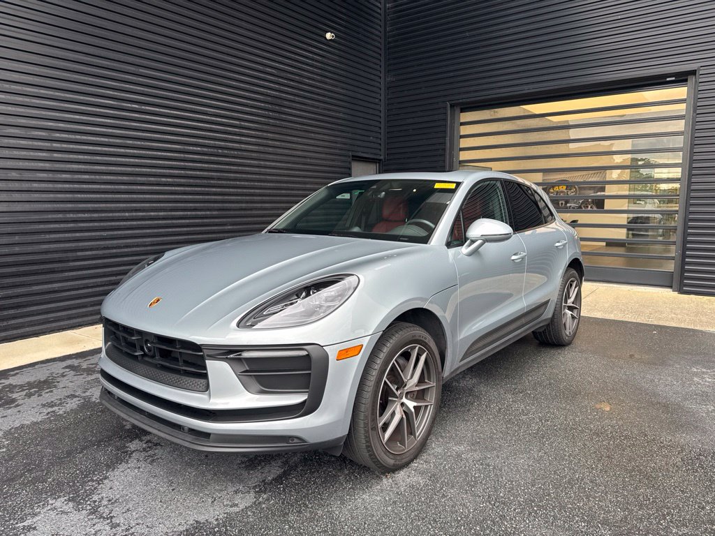 Certified 2024 Porsche Macan AWD/4WD image 1