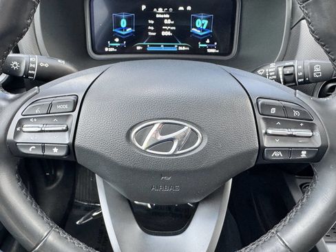 Used 2022 Hyundai Kona Limited image 18