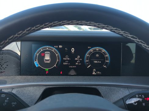 Used 2025 Volkswagen Tiguan S image 10