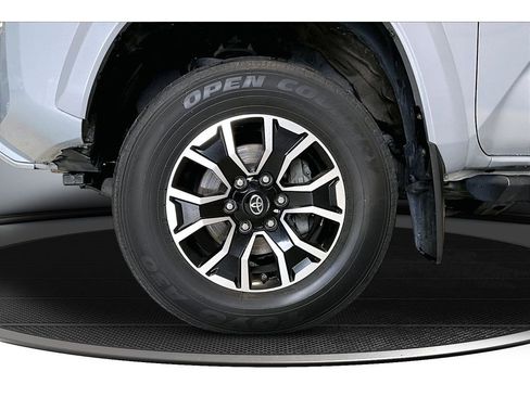 Used 2021 Toyota Tacoma TRD Sport w/ Advanced Technology Package AWD/4WD image 10