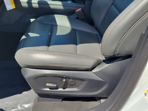 Used 2026 Ford Explorer Active w/ Active Comfort Package RWD image 15