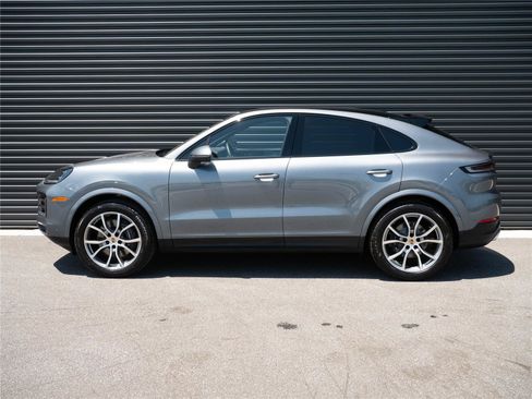 Certified 2026 Porsche Cayenne Coupe AWD/4WD image 2