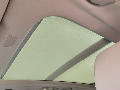 Used 2022 Volvo XC60 B5 Momentum image 14