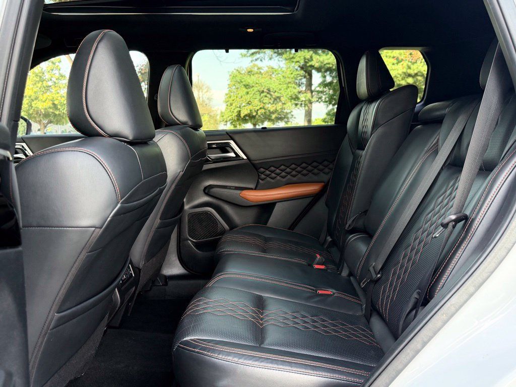 Used 2022 Mitsubishi Outlander SEL AWD/4WD image 27