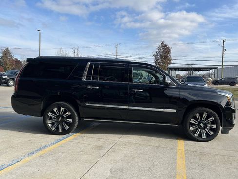 Used 2020 Cadillac Escalade ESV Platinum image 5