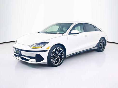 Used 2024 Hyundai Ioniq 6 SEL RWD image 3