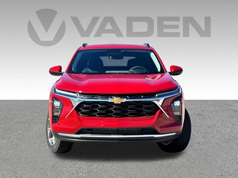 New 2026 Chevrolet Trax LT w/ Driver Confidence Package FWD image 2