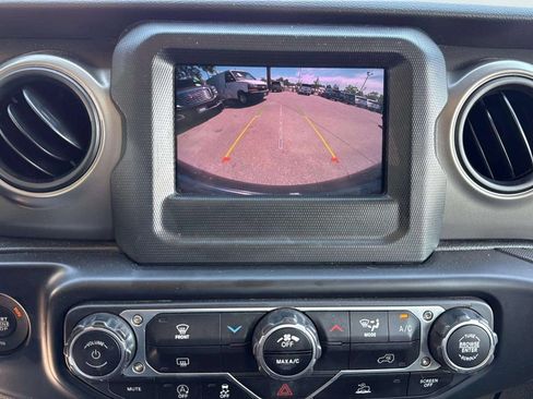 Used 2022 Jeep Wrangler Unlimited Sport AWD/4WD image 13