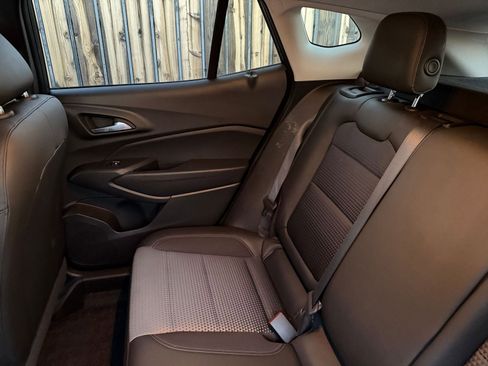 Used 2025 Chevrolet Trax LT w/ LT Convenience Package image 37