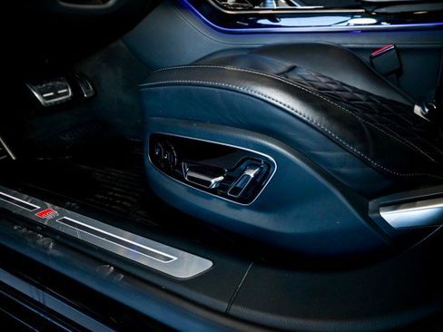 Used 2022 Audi S8 w/ S8 Comfort Plus Package image 16