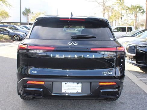 Certified 2025 INFINITI QX60 Luxe image 7