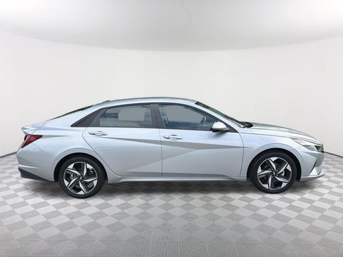 Used 2023 Hyundai Elantra SEL w/ Convenience Package FWD image 7