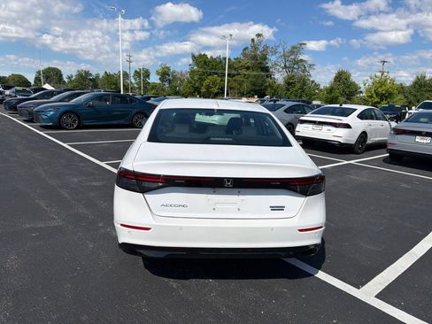 Used 2023 Honda Accord Touring image 5