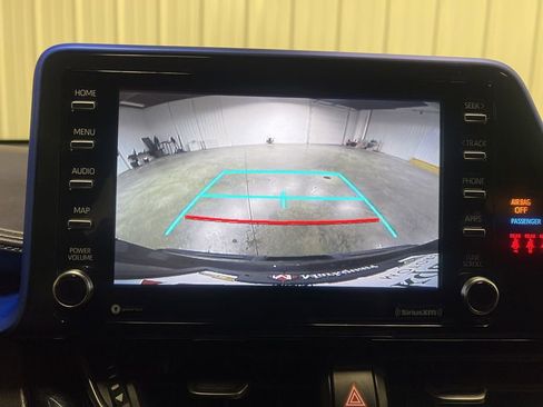 Used 2020 Toyota C-HR XLE image 16