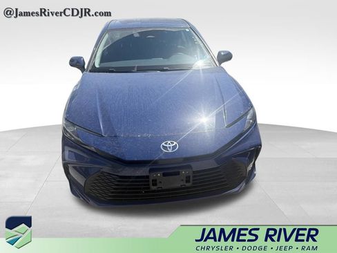 Used 2025 Toyota Camry LE FWD image 4