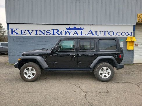 Used 2023 Jeep Wrangler Unlimited Sport image 1