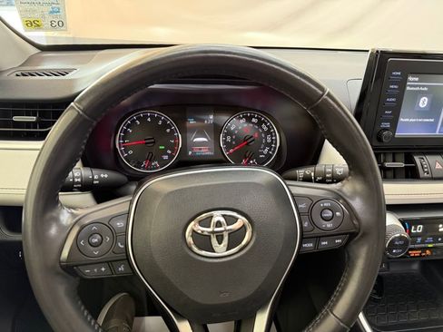 Used 2019 Toyota RAV4 XLE Premium image 29
