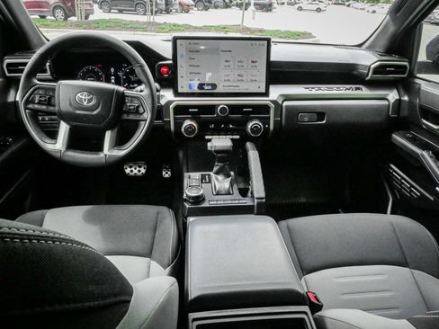 Used 2025 Toyota Tacoma TRD Sport AWD/4WD image 28
