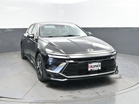 Used 2025 Hyundai Sonata SEL FWD image 2