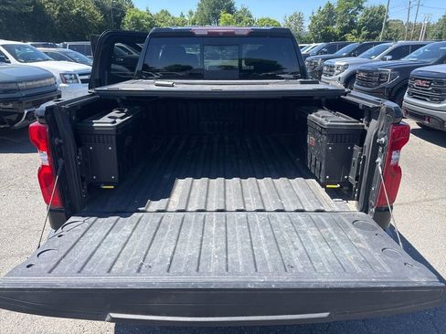 Used 2019 Chevrolet Silverado 1500 High Country w/ Technology Package AWD/4WD image 16
