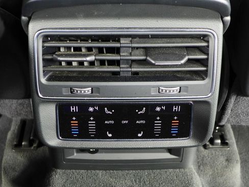 Used 2023 Audi Q7 3.0T Premium Plus w/ Premium Plus Package image 24