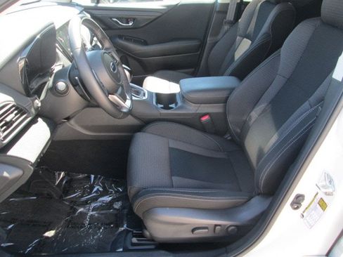 Used 2023 Subaru Outback Premium AWD/4WD image 9