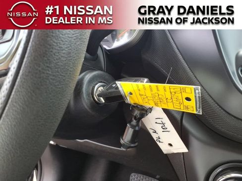 Used 2023 Chevrolet TrailBlazer LS FWD image 15